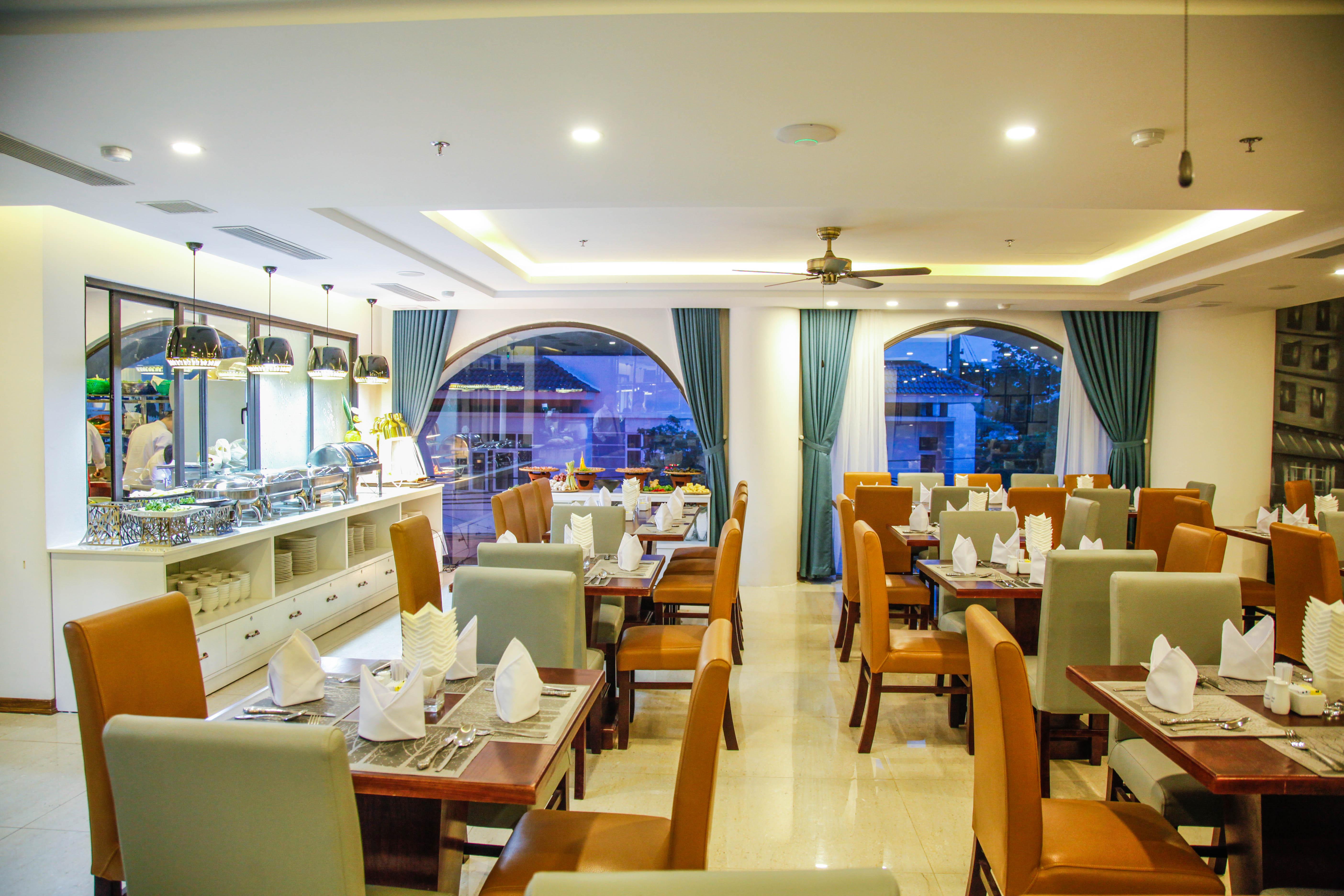 Ritzy Boutique Hotel Da Nang Beach Buitenkant foto