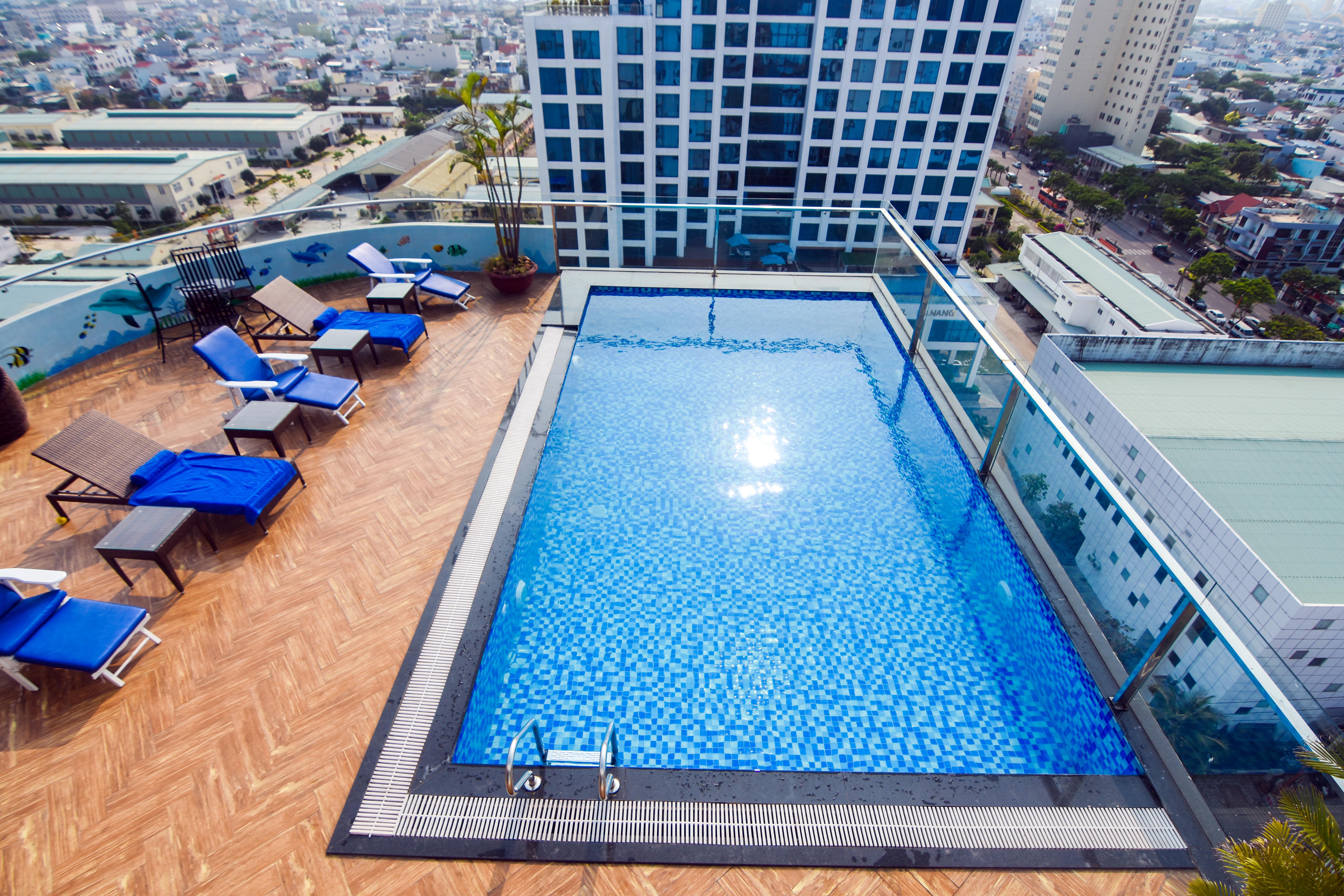 Ritzy Boutique Hotel Da Nang Beach Buitenkant foto