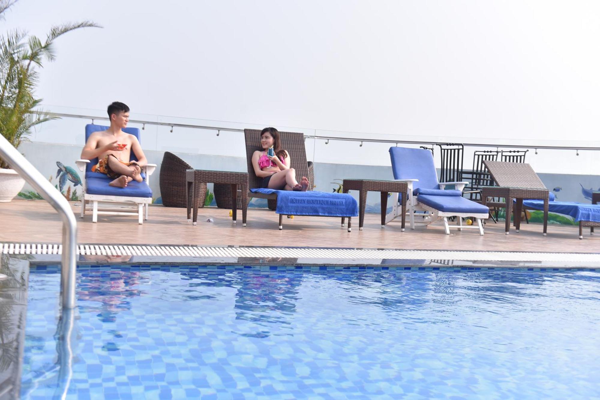 Ritzy Boutique Hotel Da Nang Beach Buitenkant foto