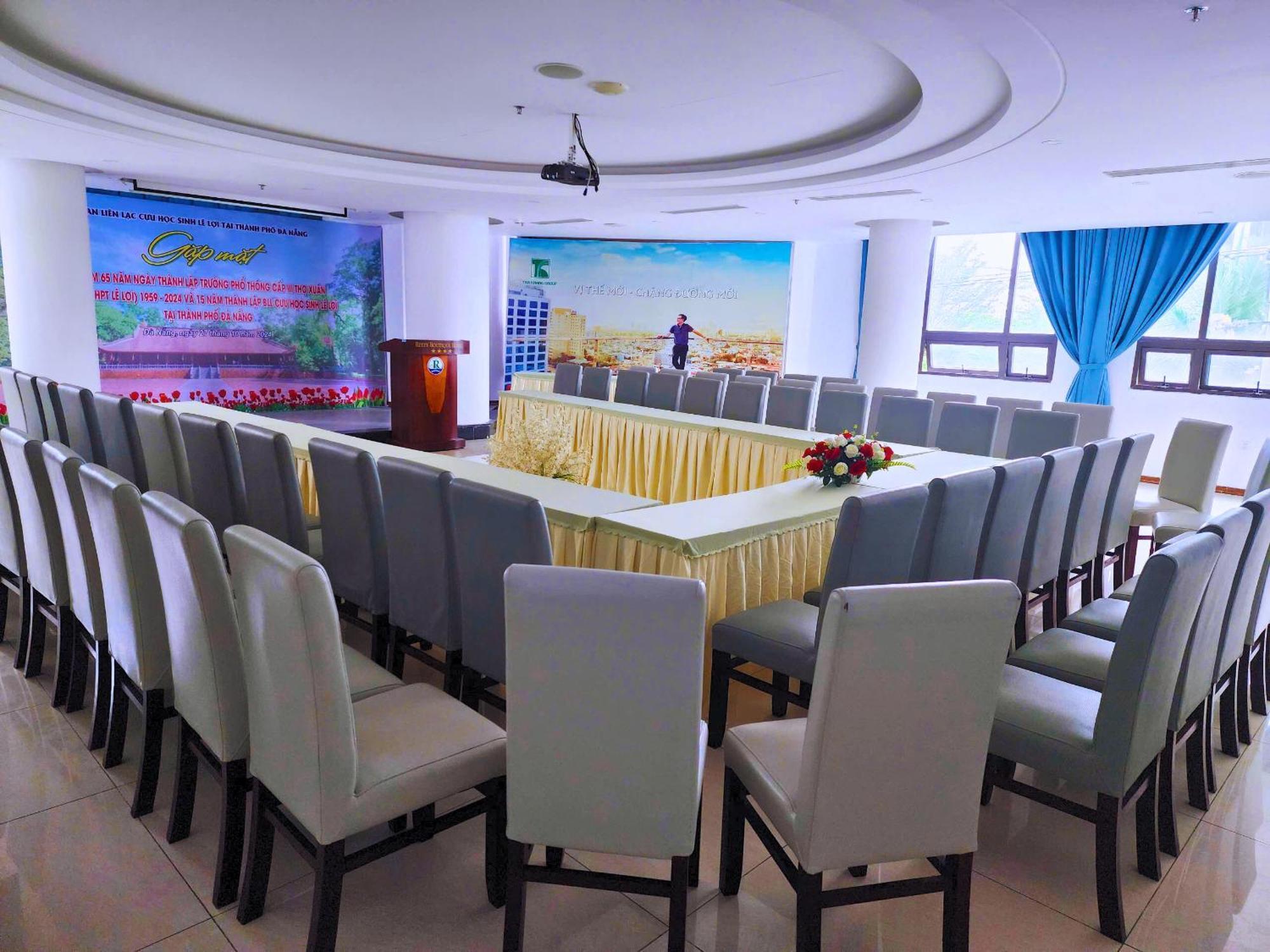 Ritzy Boutique Hotel Da Nang Beach Buitenkant foto