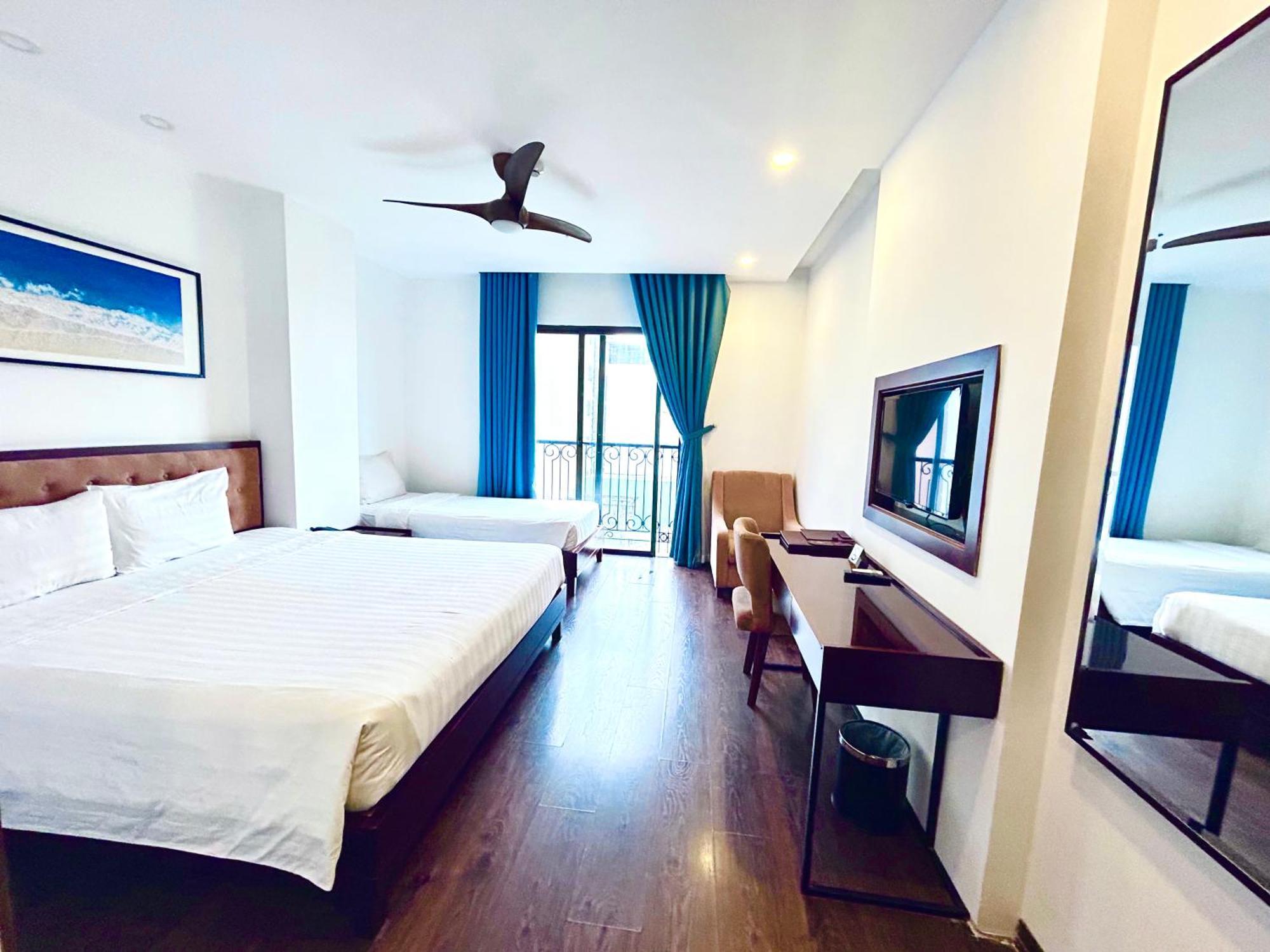 Ritzy Boutique Hotel Da Nang Beach Buitenkant foto