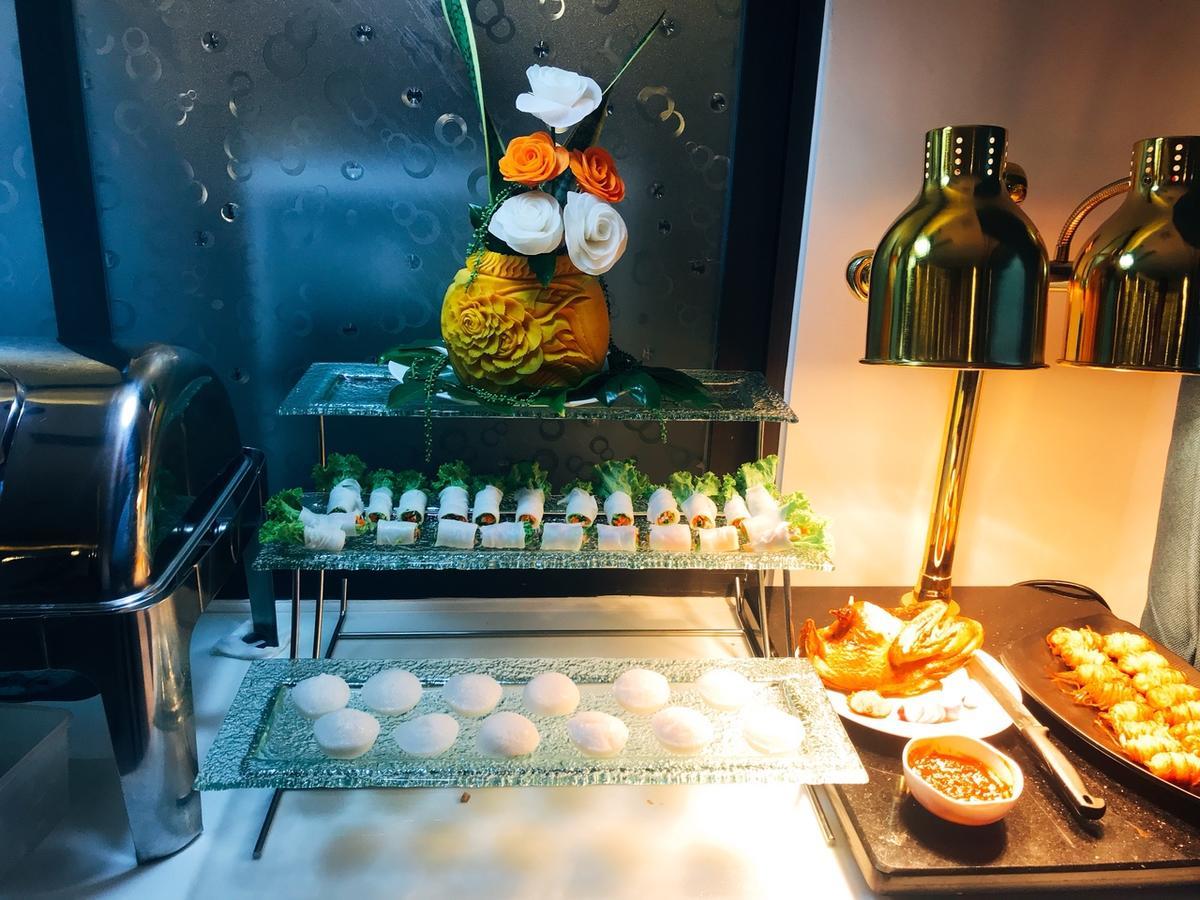 Ritzy Boutique Hotel Da Nang Beach Buitenkant foto